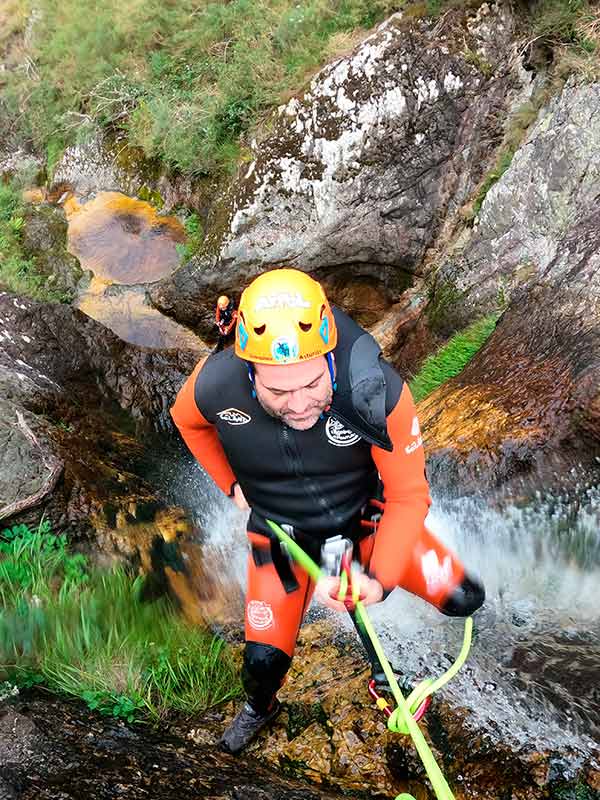 Barranquista haciendo el barranco de Carangas