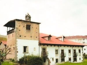 Exterior del Palacio Cortés cangués